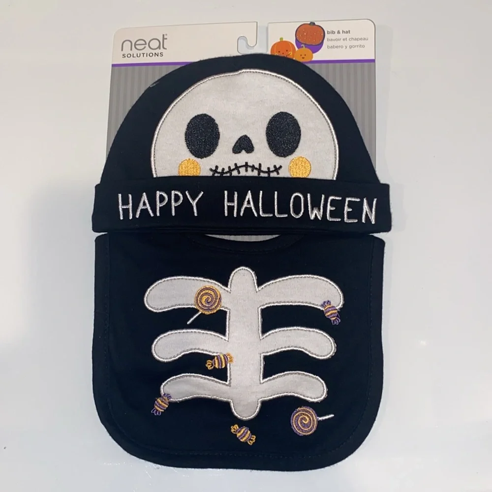 Neat Solutions Happy Halloween 💀 Bib & Hat Set